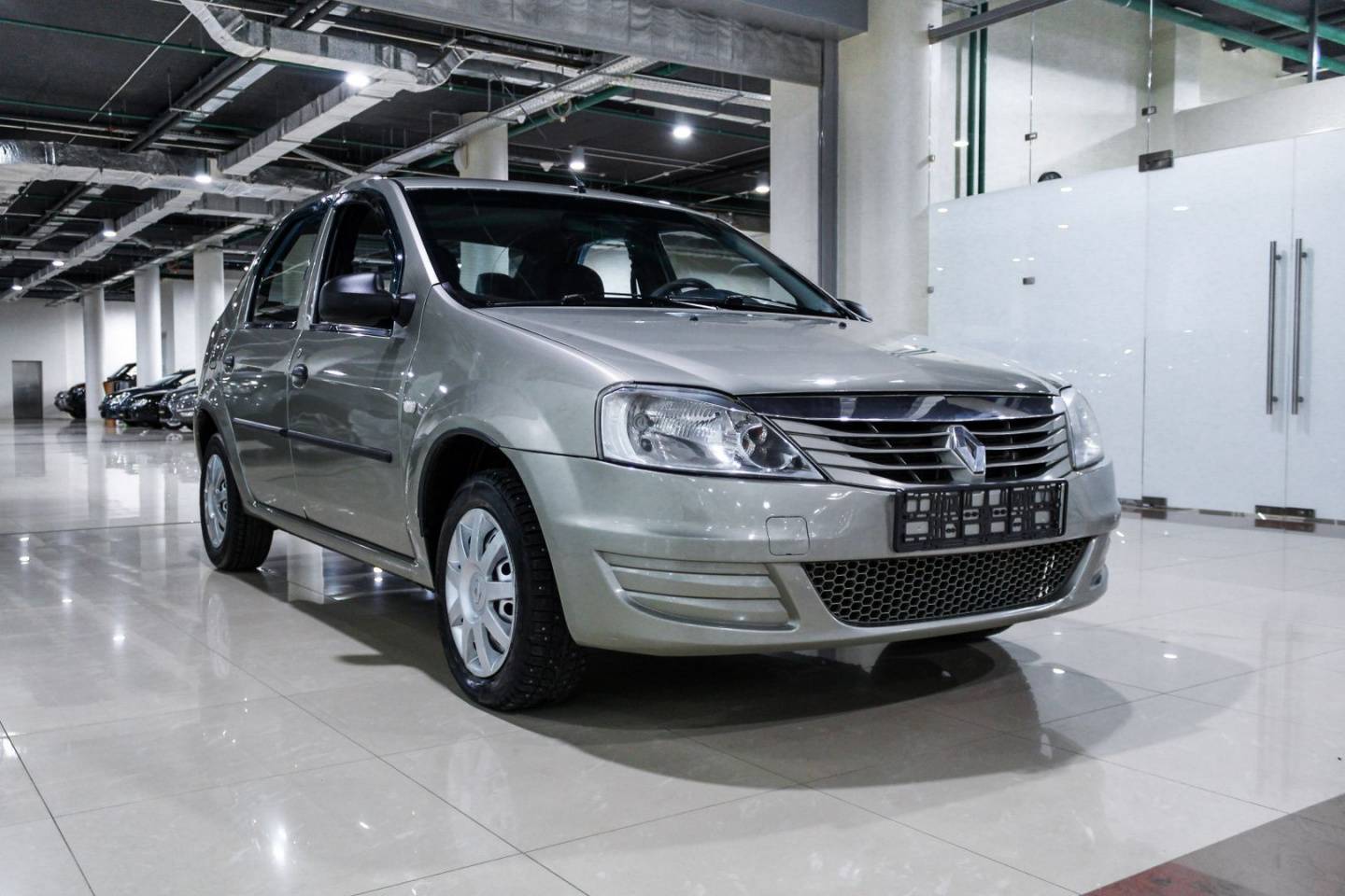 Купить Logan с пробегом